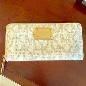 Michael Kors wallet